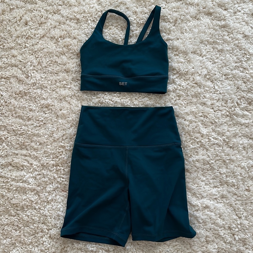 Set Active Two Piece Biker Shorts Set
